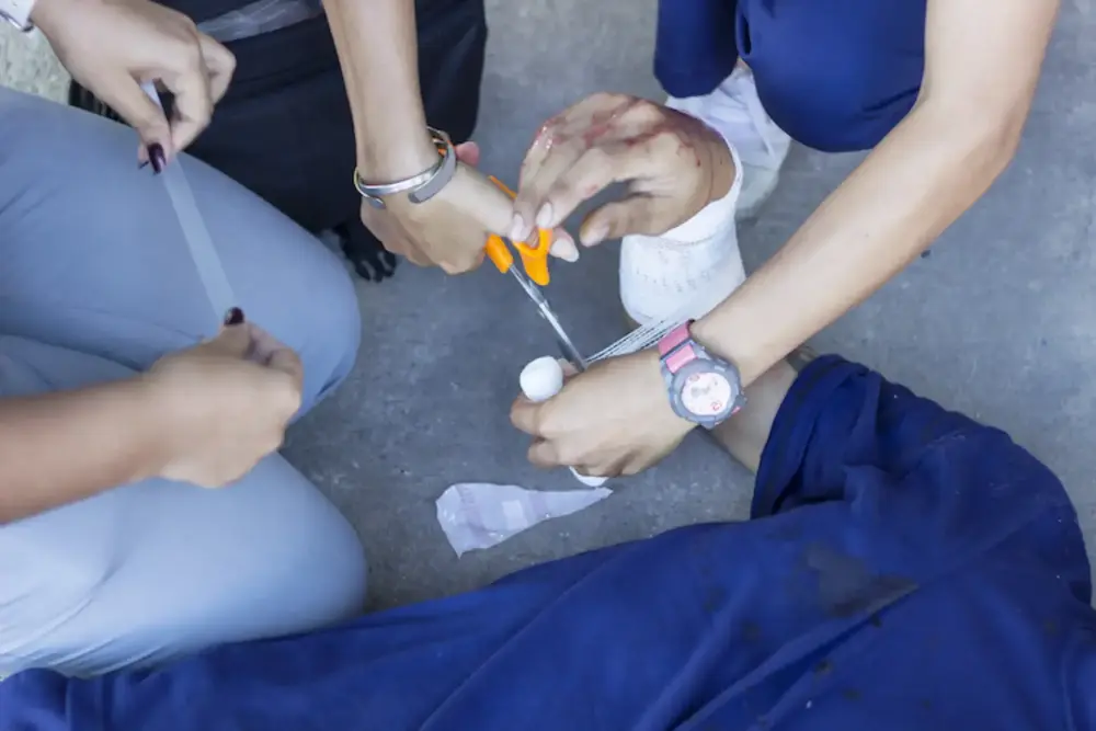 hltaid011 provide first aid course in Tasmania